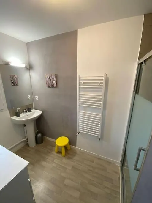 Appt T3 Cuisine Amenagee Et Equipee Acces Pmr Apartment Saint-Malo